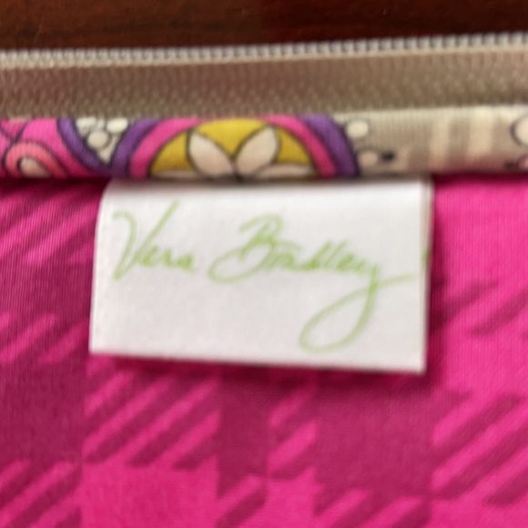 Vera Bradley IPad case. - Picture 4 of 5